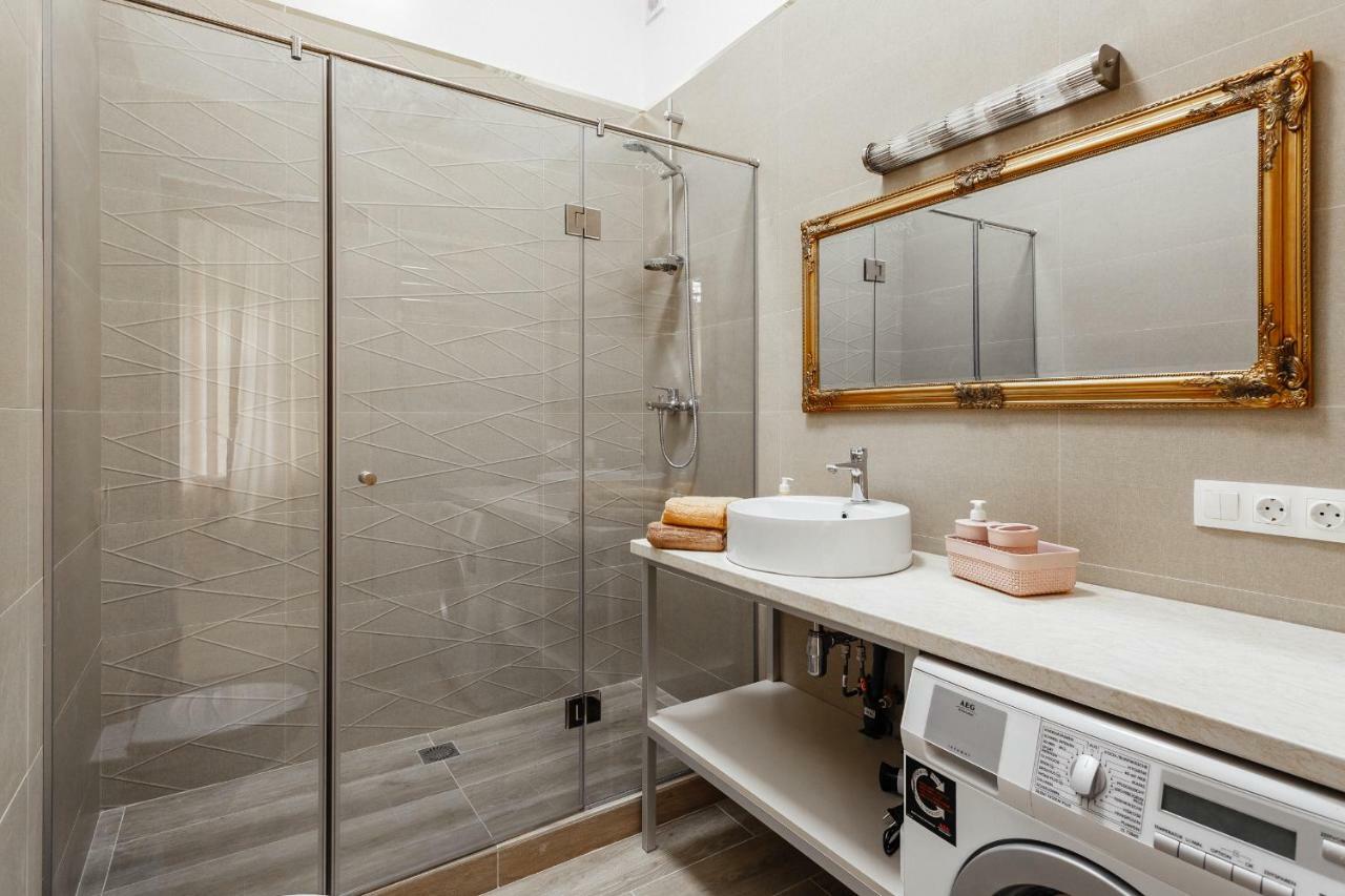 Central Barkar Apartments Odessa Dış mekan fotoğraf