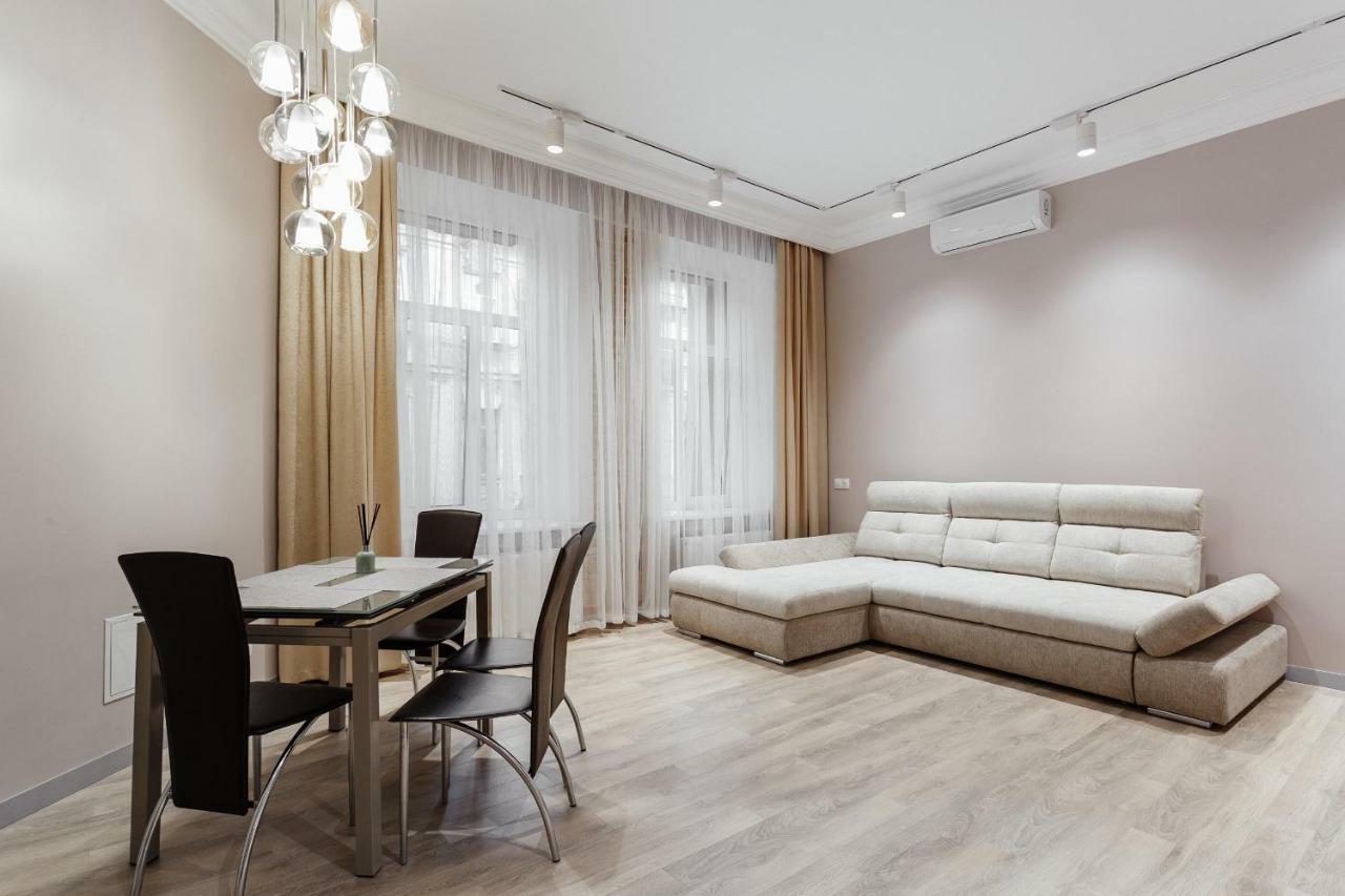Central Barkar Apartments Odessa Dış mekan fotoğraf